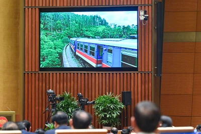 Đề xuất đầu tư hơn 203 nghìn tỷ đồng làm tuyến đường sắt Lào Cai-Hà Nội-Hải Phòng