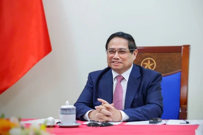 Thủ tướng Chính phủ Phạm Minh Chính điện đàm với Thủ tướng Malaysia Anwar Ibrahim (Ảnh: TRẦN HẢI).