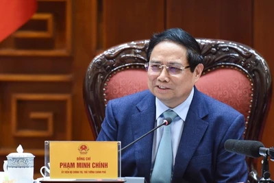 Bí thư Đảng ủy Chính phủ, Thủ tướng Chính phủ Phạm Minh Chính phát biểu ý kiến tại cuộc họp. (Ảnh: TRẦN HẢI)