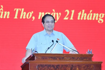 Thủ tướng Phạm Minh Chính phát biểu ý kiến tại cuộc họp về tình hình triển khai các dự án giao thông trọng điểm khu vực phía nam. (Ảnh: THANH GIANG)