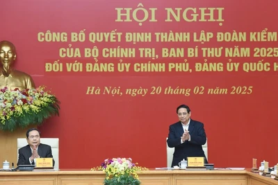 Bí thư Đảng ủy Chính phủ, Thủ tướng Chính phủ Phạm Minh Chính và Bí thư Đảng ủy Quốc hội, Chủ tịch Quốc hội Trần Thanh Mẫn đồng chủ trì Hội nghị. (Ảnh: TRẦN HẢI)