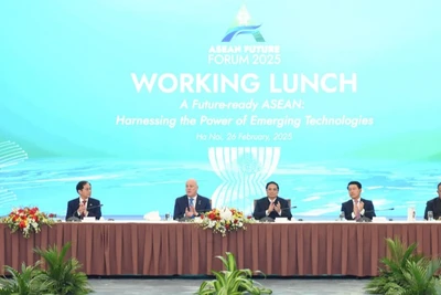 Thủ tướng Phạm Minh Chính chủ trì Toạ đàm ăn trưa làm việc. (Ảnh: TRẦN HẢI)