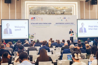 Quang cảnh lễ công bố Sách trắng EuroCham 2025. (Ảnh: TRUNG HƯNG) 
