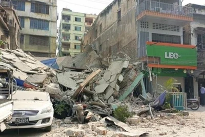 Tòa nhà bị phá hủy sau trận động đất tại Mandalay, Myanmar, ngày 28/3/2024. (Ảnh: THX/TTXVN) 