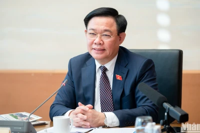 Chủ tịch Quốc hội Vương Đình Huệ phát biểu tại thảo luận Tổ 4. (Ảnh: DUY LINH) 