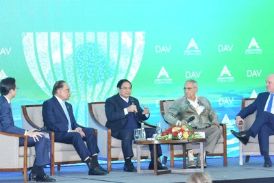 Thủ tướng Chính phủ Phạm Minh Chính phát biểu tại Phiên toàn thể cấp cao của Diễn đàn Tương lai ASEAN 2025. (Ảnh: TRẦN HẢI) 