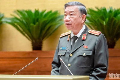 Bộ trưởng Công an Tô Lâm phát biểu giải trình, làm rõ một số vấn đề đại biểu Quốc hội nêu tại phiên thảo luận. (Ảnh: DUY LINH)
