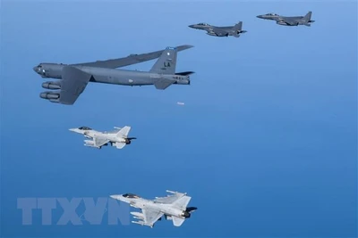 Máy bay chiến đấu của Mỹ và Hàn Quốc tham gia cuộc diễn tập tại Hoàng Hải ngày 6/3/2023. (Ảnh: Yonhap/TTXVN)