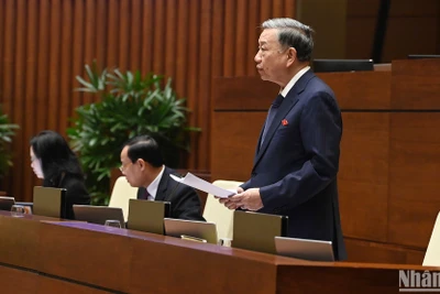 Bộ trưởng Công an Tô Lâm phát biểu giải trình, làm rõ ý kiến đại biểu Quốc hội nêu tại phiên thảo luận. (Ảnh: THỦY NGUYÊN)