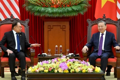 Tổng Bí thư Tô Lâm tiếp Thủ tướng Malaysia Anwar Ibrahim. (Ảnh: ĐĂNG KHOA)