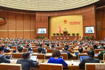 Thủ tướng Chính phủ Phạm Minh Chính trình bày báo cáo.