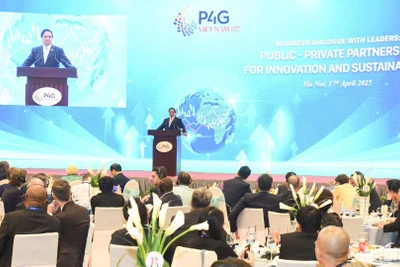 Thủ tướng Chính phủ Phạm Minh Chính chủ trì phiên đối thoại. (Ảnh: TRẦN HẢI)