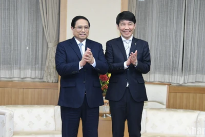 Thủ tướng Phạm Minh Chính và Thống đốc tỉnh Gunma Yamamoto Ichita.