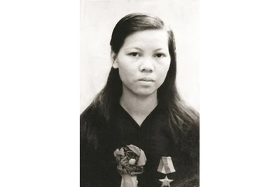 Dũng sĩ Võ Thị Trong, năm 17 tuổi. Ảnh | NVCC