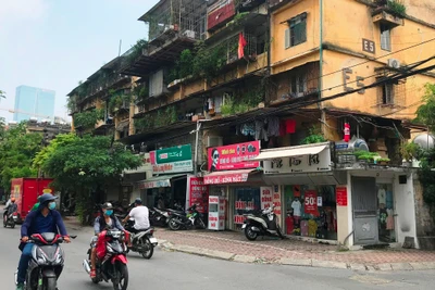 Nhiều dự án cải tạo chung cư cũ chậm trễ.