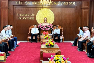 Quang cảnh buổi tiếp Tổng Lãnh sự quán Trung Quốc tại Sóc Trăng