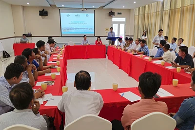 Các đại biểu thảo luận để dự án thêm phần khả thi.