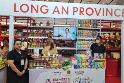 Sản phẩm nông sản tươi, nông sản chế biến, thực phẩm chế biến, đồ uống, hàng thủ công mỹ nghệ của doanh nghiệp Long An tham gia “Tuần hàng Việt Nam tại Thái Lan".