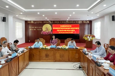 Đồng chí Tạ Thị Yên, Phó Trưởng Ban Công tác đại biểu của Quốc hội, Tổ trưởng Tổ công tác, phát biểu tại buổi làm việc.