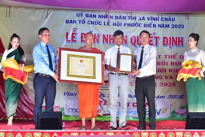 Lễ đón Công nhận Lễ hội Chrôi Rum Chếk được đưa vào Danh mục Di sản văn hóa phi vật thể quốc gia.