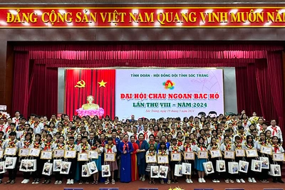 Tuyên dương 200 em thiếu nhi Sóc Trăng là Cháu ngoan Bác Hồ.