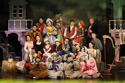 Các diễn viên tham gia vở diễn.