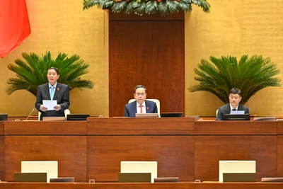 Chủ tịch Quốc hội Trần Thanh Mẫn cùng các Phó Chủ tịch Quốc hội chủ trì và điều hành phiên họp. (Ảnh BÙI GIANG)