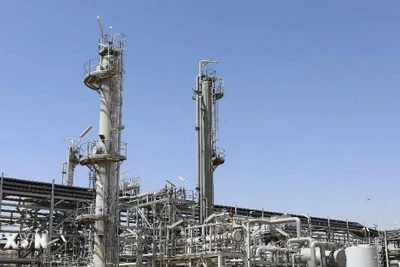 Nhà máy lọc dầu ở tỉnh Wasit, Iraq. (Ảnh: THX/TTXVN)