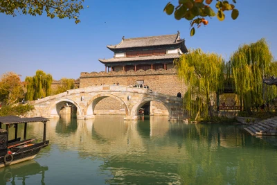 Cổng thành cổ Minh Thủy.