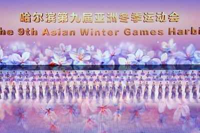 Tiết mục biểu diễn văn nghệ tại Lễ khai mạc. (Ảnh: Tân Hoa Xã)