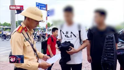 Hà Nội: Học sinh vi phạm giao thông sẽ bị gửi giấy về trường