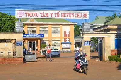 Trung tâm y tế huyện Chư Sê nơi xảy ra vụ việc.