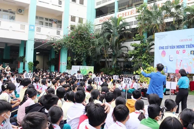 Để nâng cao kỹ năng giao tiếp, ứng xử văn hóa trên mạng xã hội cho học sinh, Trường THCS Điện Biên (TP Hồ Chí Minh) đã thực hiện chuyên đề "Ứng xử văn minh trên mạng xã hội".