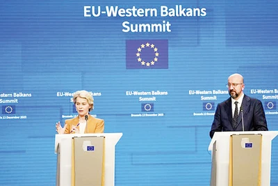 Các lãnh đạo EU họp báo sau Hội nghị EU-Tây Balkan. (Ảnh AP)