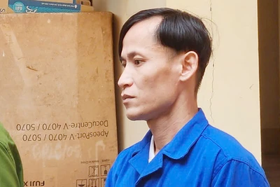 Bị cáo Nguyễn Hoàng Huy bị dẫn giải về trại giam. 