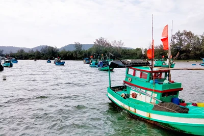 Tìm thấy 3 thuyền viên trên tàu chở nước đá ra các xã đảo của Kiên Giang gặp nạn.