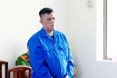 Bị cáo Trần Văn Thuận tại phiên tòa. (Ảnh: VĂN VŨ)