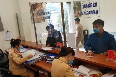 [Video] Nộp “phạt nguội” ở đâu khi không còn công an cấp huyện?