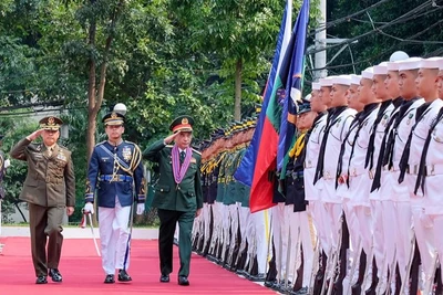 Đại tướng Phan Văn Giang trong lễ đón chính thức tại trụ sở Bộ Quốc phòng Philippines. (Ảnh: Báo Quân đội nhân dân)