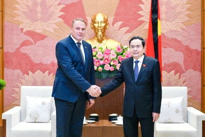 Chủ tịch Quốc hội Trần Thanh Mẫn tiếp Phó Chủ tịch Duma Quốc gia Nga Tolstoy Petr Olegovich. (Ảnh: Duy Linh) 