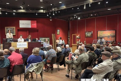 Quang cảnh phiên đấu giá ngày 22/9/2023. (Ảnh: Nguyễn Thu Hà/TTXVN)