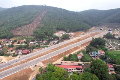 Các phương tiện tham gia giao thông trên tuyến đường cao tốc Mai Sơn-Quốc lộ 45 sắp đưa vào khai thác ngày 29/4 tới đây sẽ được chạy với tốc độ tối đa 80km/giờ.