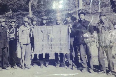 Hình ảnh Ban công an xã anh hùng đầu tiên của Tây Bắc. 