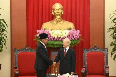 Tổng Bí thư Nguyễn Phú Trọng tiếp Thủ tướng Malaysia Anwar Ibrahim đang có chuyến thăm chính thức Việt Nam. 