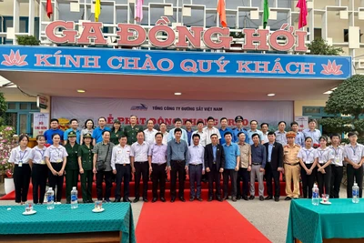 Các đại biểu tham gia tại buổi lễ phát động tại Quảng Bình.