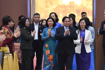 Thủ tướng Phạm Minh Chính đến dự buổi gặp mặt các nữ Anh hùng, nhà khoa học nhận giải Giải thưởng Kovalevskaia.