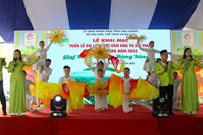 Một tiết mục văn nghệ tại lễ khai mạc.