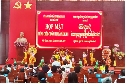 Tiết mục văn nghệ chào mừng.