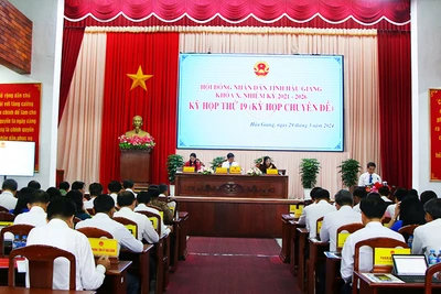 Quang cảnh kỳ họp.
