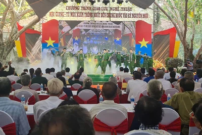 Một tiết mục văn nghệ trong Chương trình giao lưu nghệ thuật.